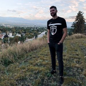 Meet your Posher, Max